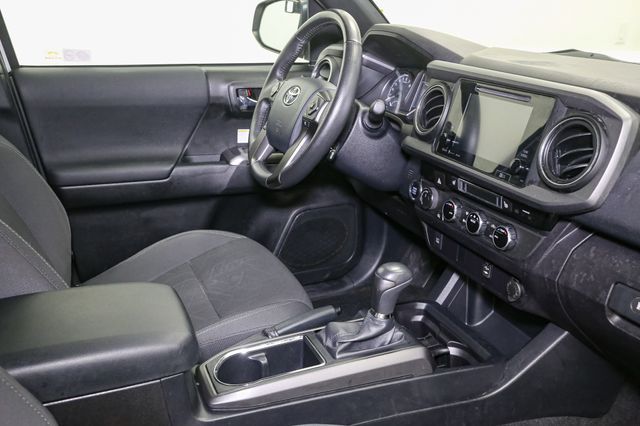Vehicle image 21 of 46