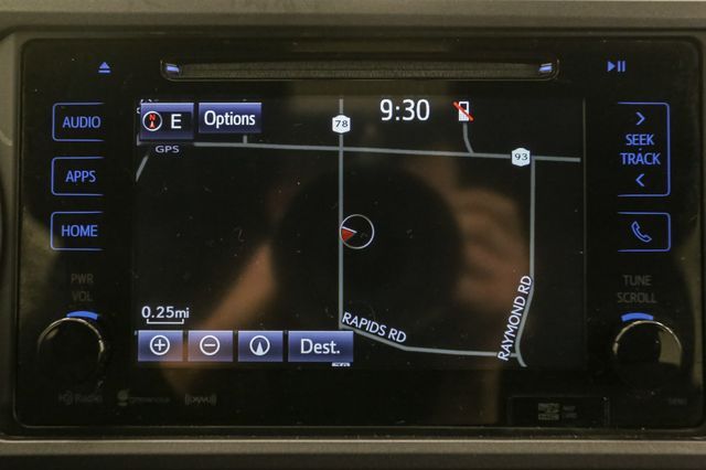 Vehicle image 26 of 46