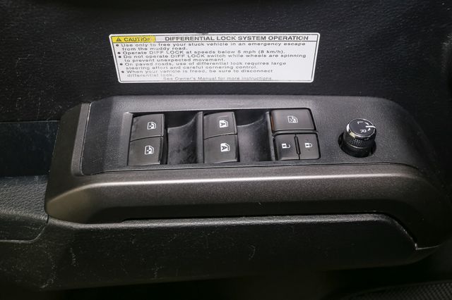 Vehicle image 39 of 46