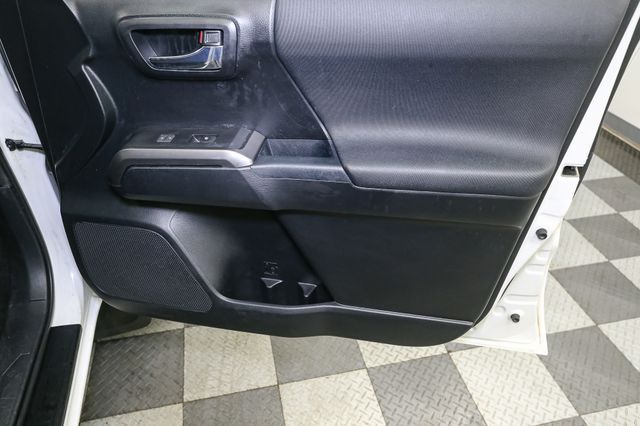 Vehicle image 22 of 46