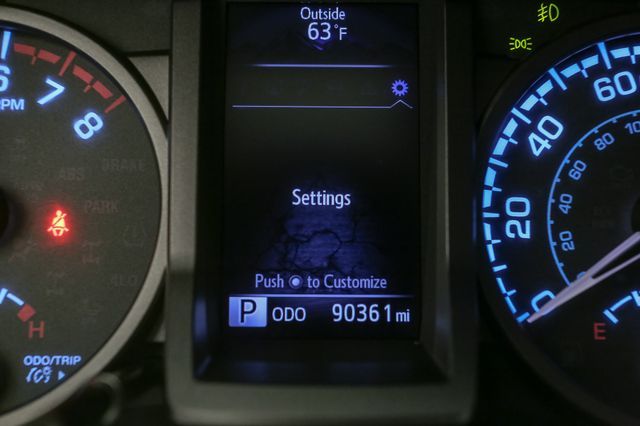 Vehicle image 37 of 46