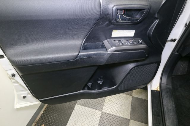 Vehicle image 38 of 46