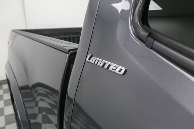 Vehicle image 33 of 48