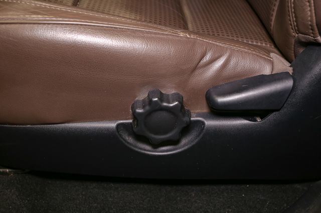 Vehicle image 34 of 48