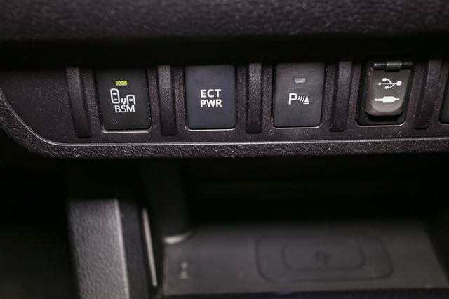 Vehicle image 30 of 48