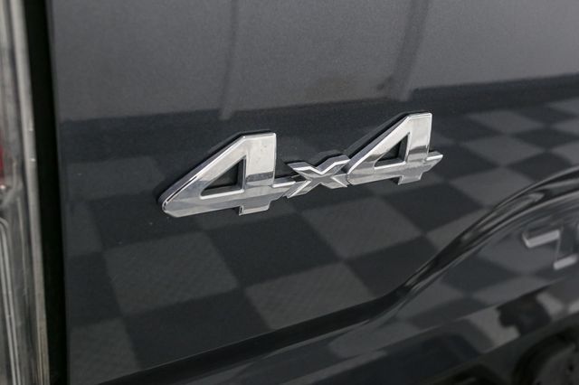 Vehicle image 41 of 48