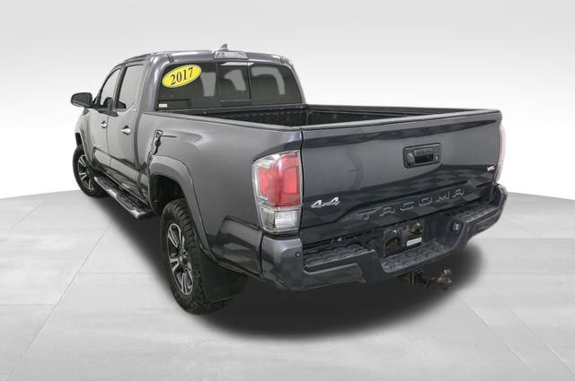 Vehicle image 10 of 48