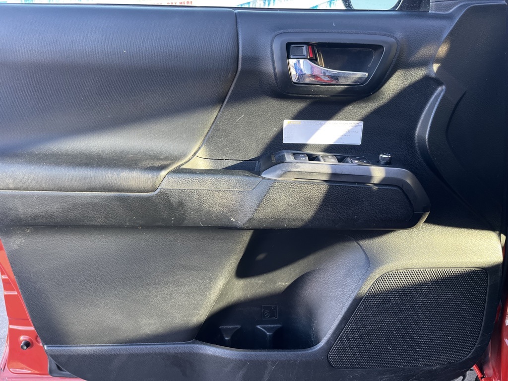 Vehicle image 13 of 29