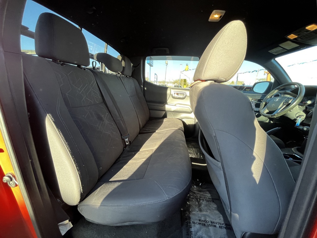 Vehicle image 23 of 29