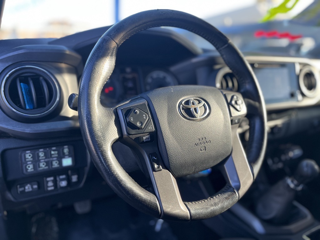 Vehicle image 14 of 29