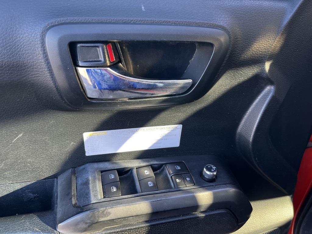 Vehicle image 12 of 29