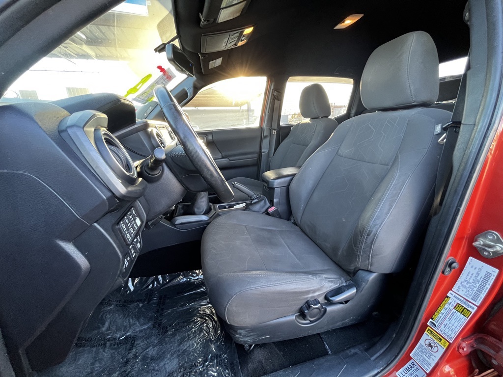 Vehicle image 16 of 29