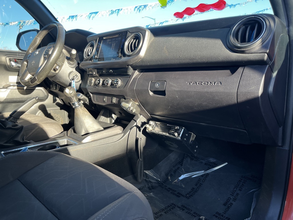 Vehicle image 25 of 29