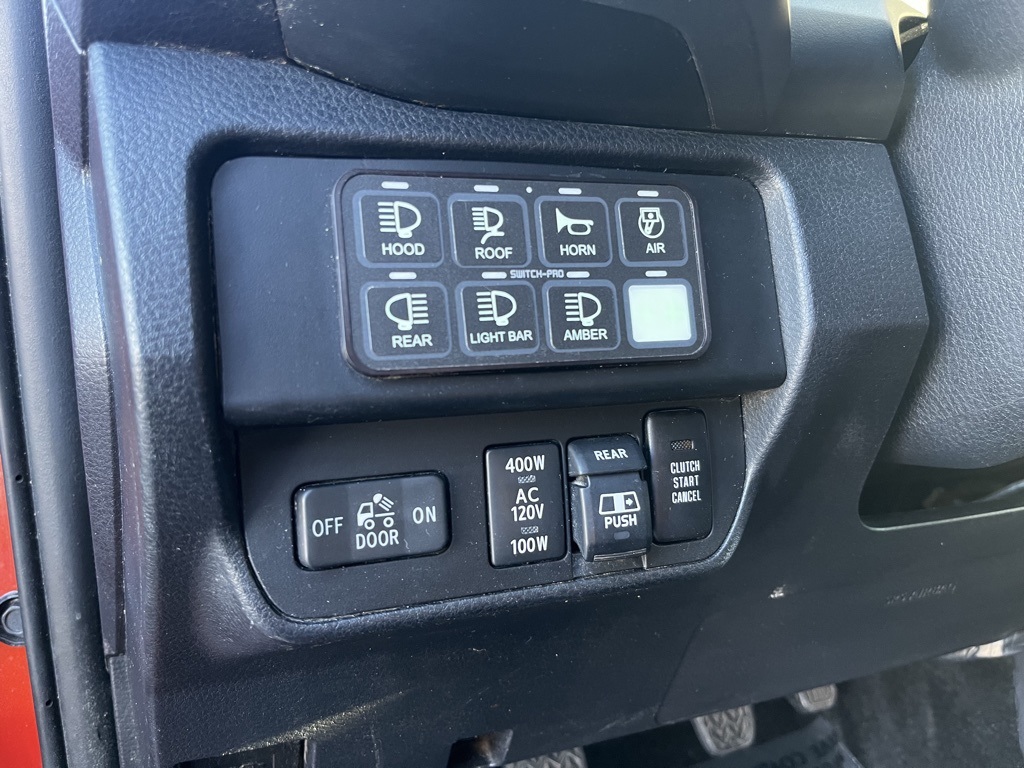 Vehicle image 15 of 29