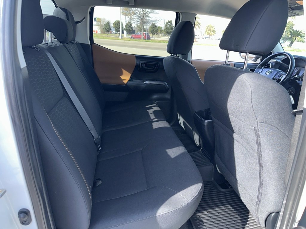 Vehicle image 13 of 22