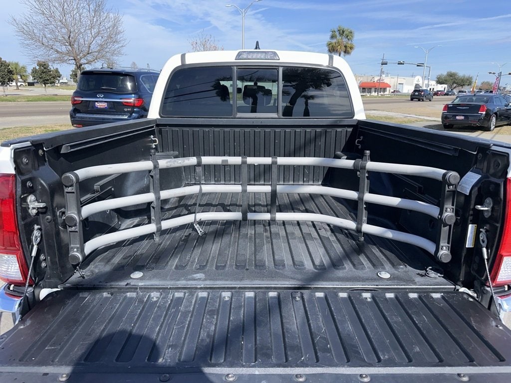Vehicle image 15 of 22
