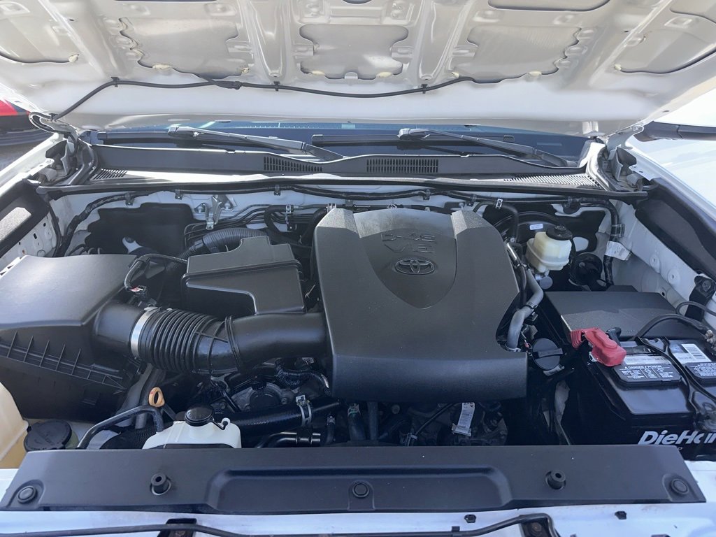 Vehicle image 21 of 22