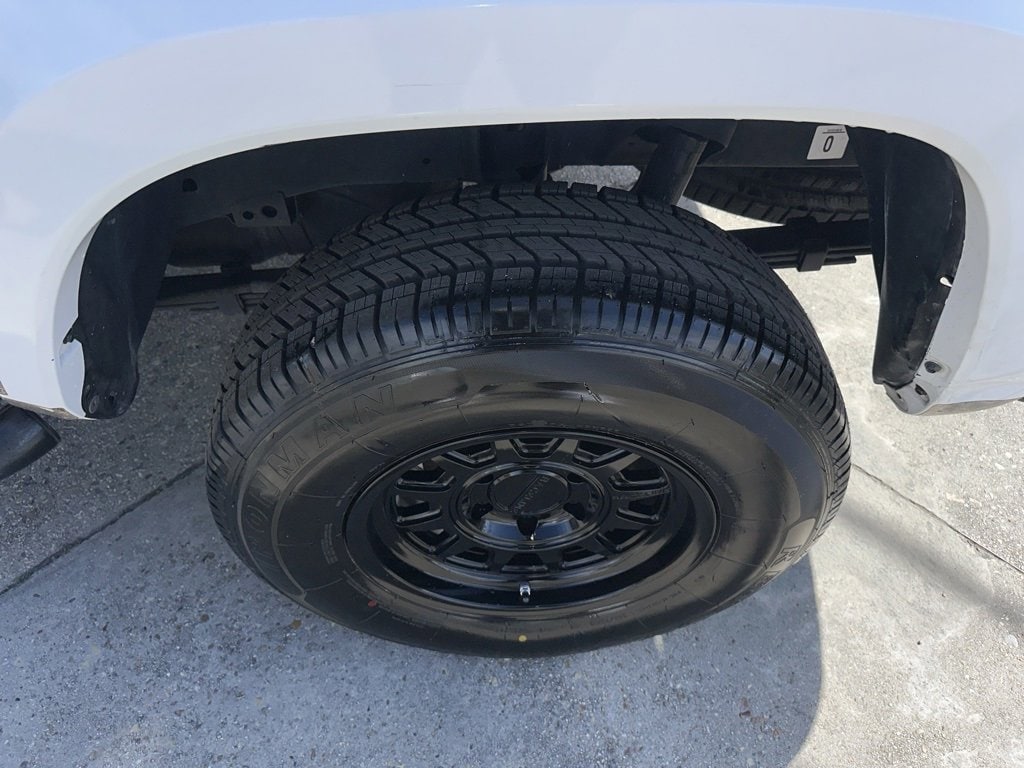 Vehicle image 16 of 22