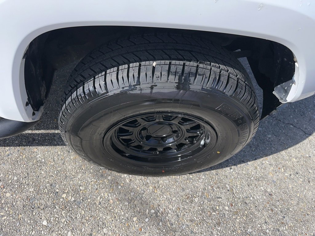 Vehicle image 18 of 22
