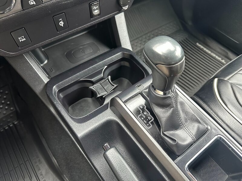 Vehicle image 30 of 53