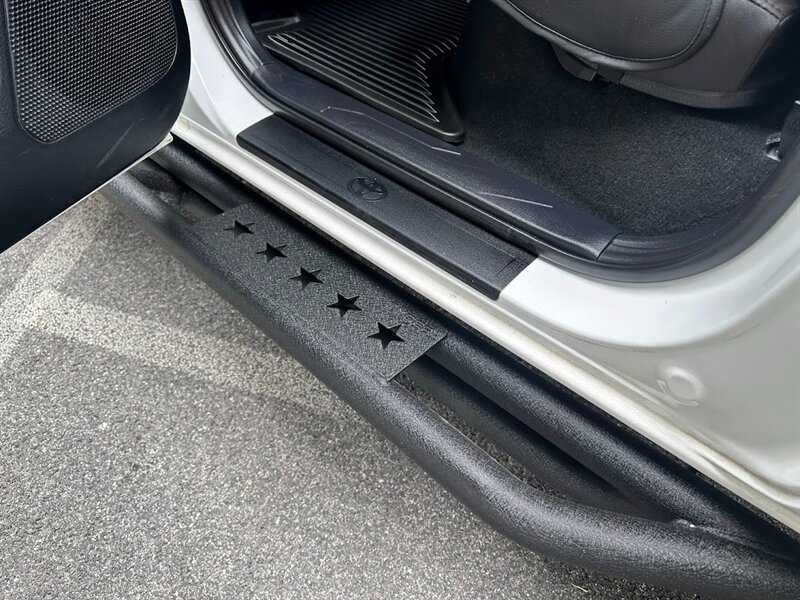 Vehicle image 21 of 53