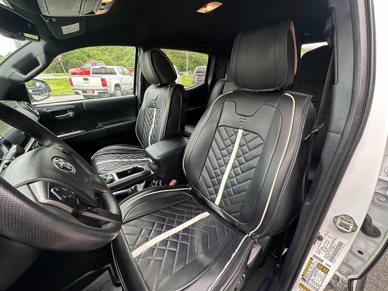 Vehicle image 17 of 53