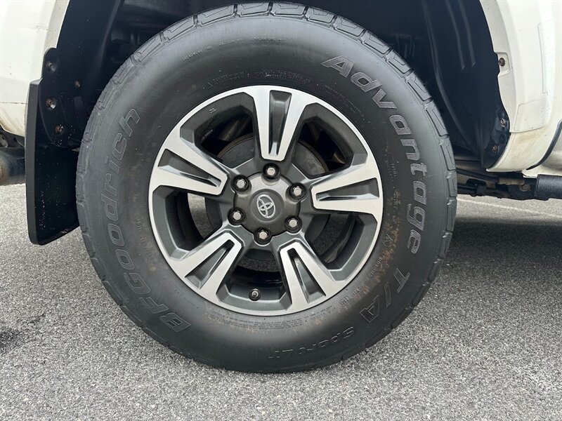 Vehicle image 47 of 53