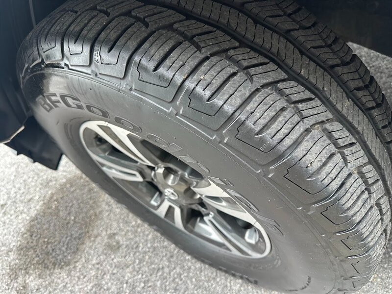 Vehicle image 51 of 53