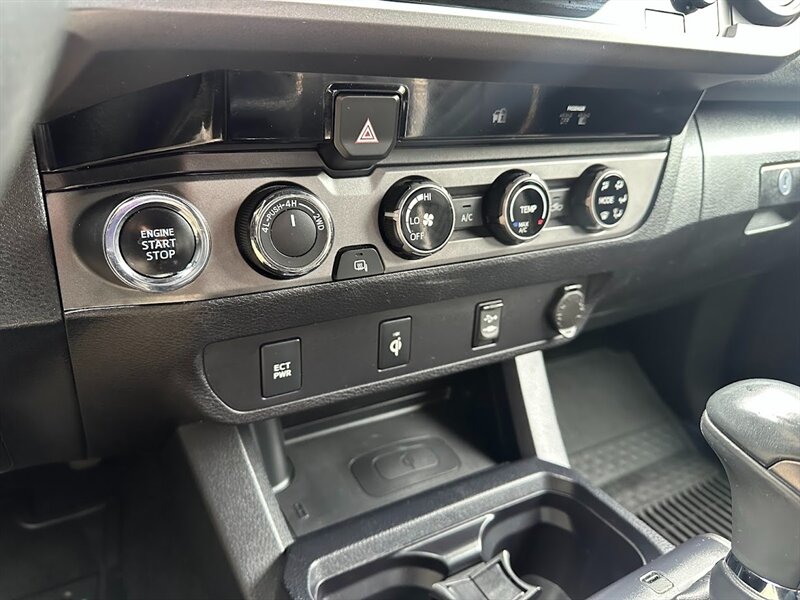 Vehicle image 31 of 53