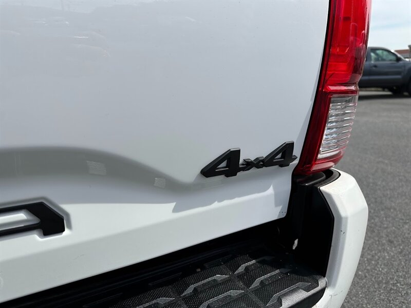 Vehicle image 7 of 53
