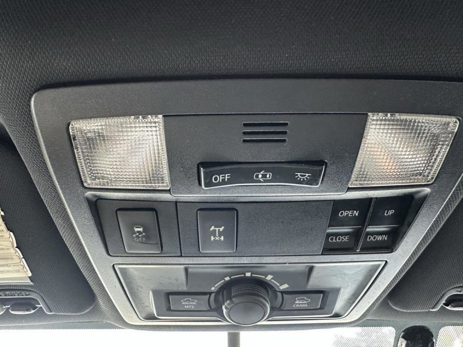 Vehicle image 32 of 33