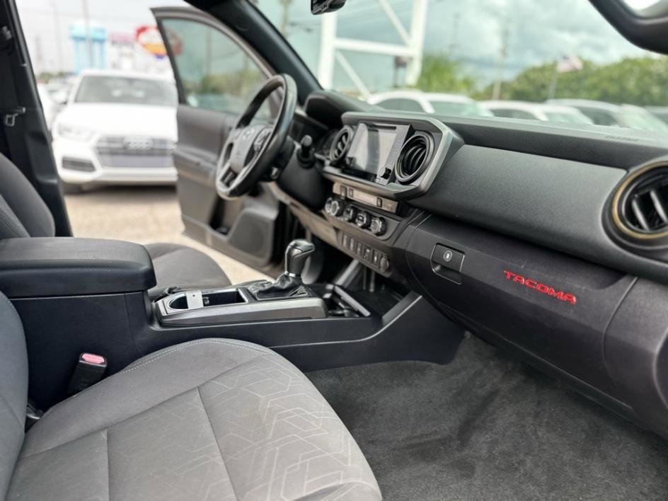 Vehicle image 20 of 33