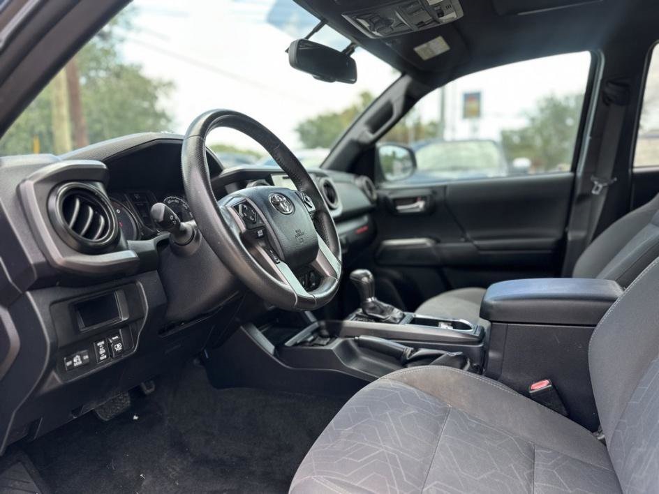 Vehicle image 19 of 33