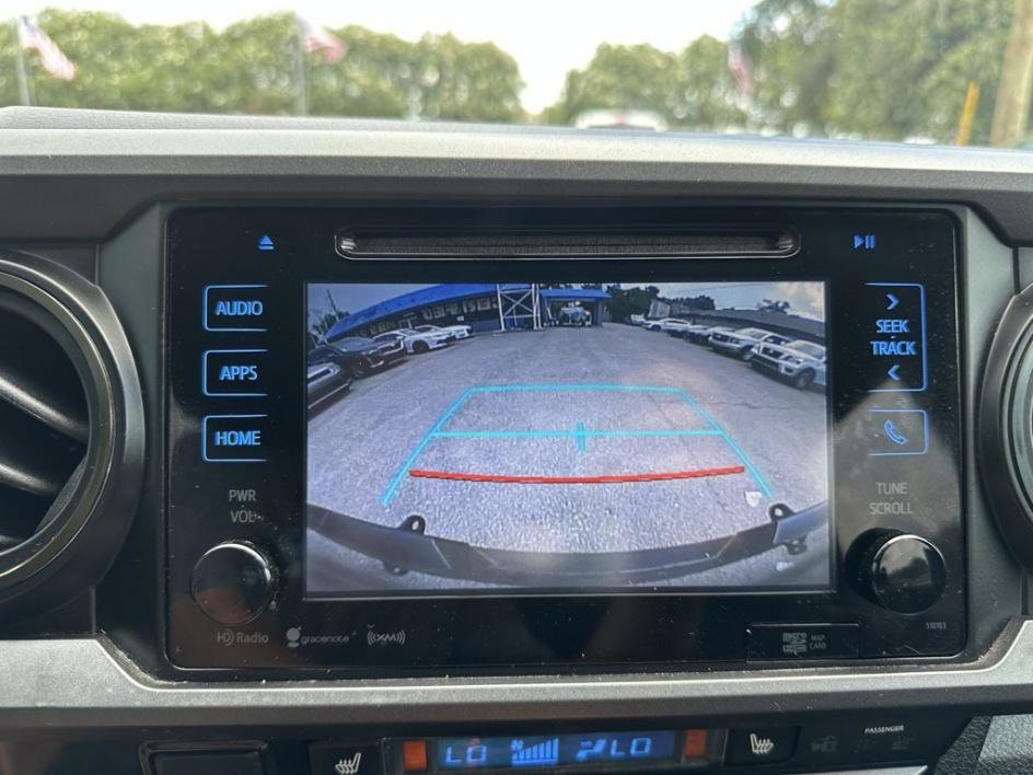 Vehicle image 24 of 33