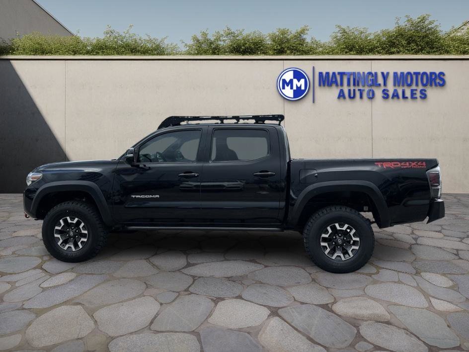 Vehicle image 8 of 33