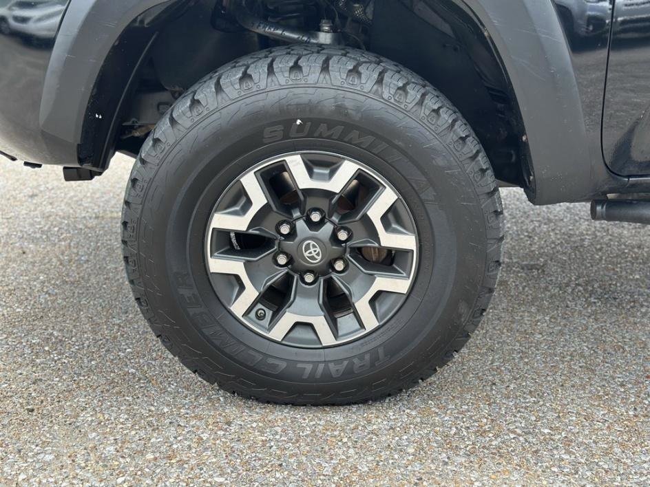 Vehicle image 9 of 33