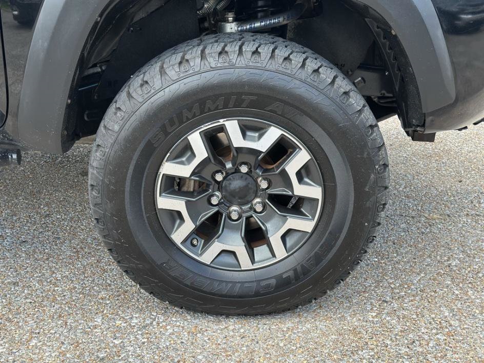 Vehicle image 12 of 33