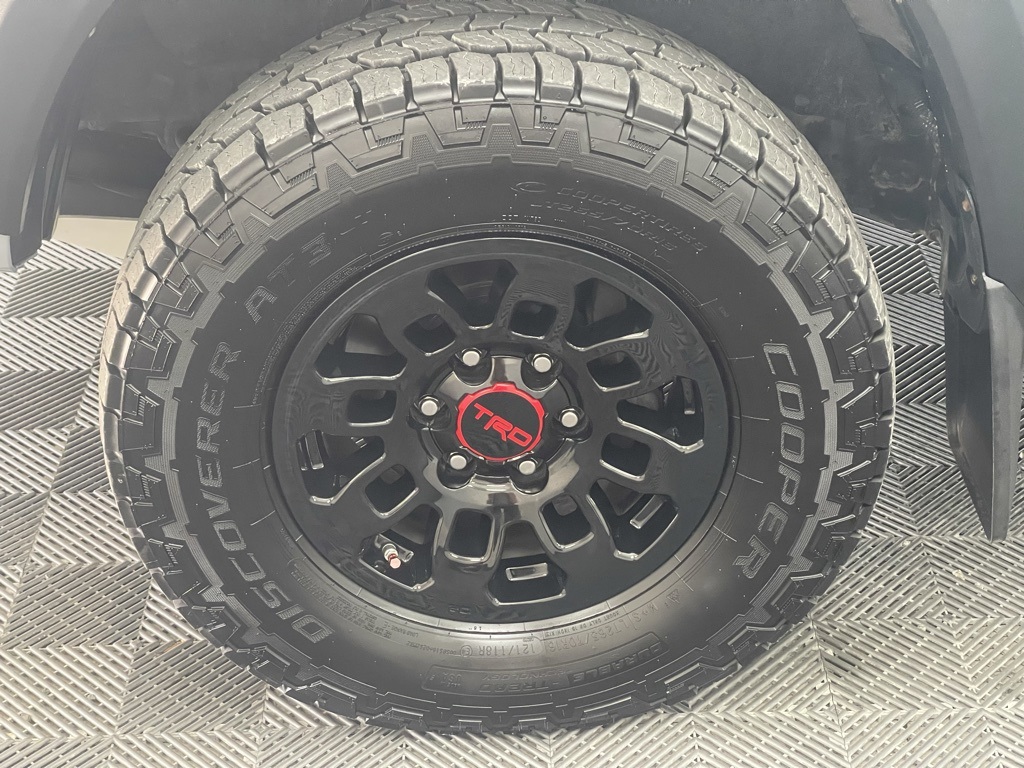 Vehicle image 9 of 34