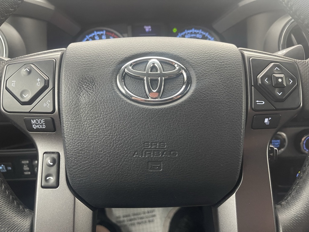 Vehicle image 31 of 34