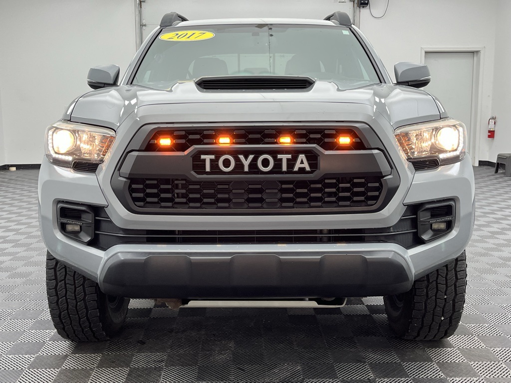 Vehicle image 2 of 34
