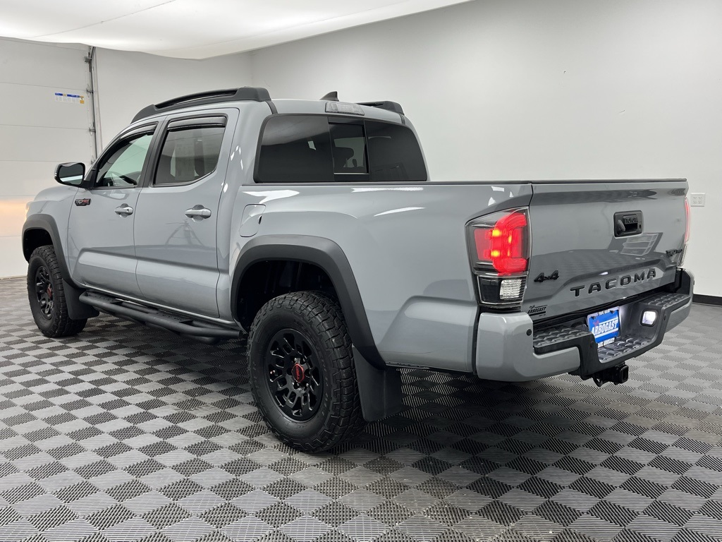 Vehicle image 7 of 34