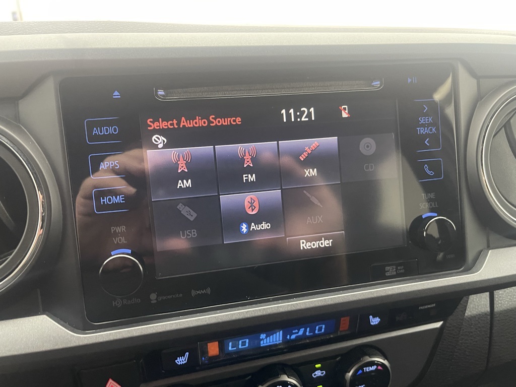 Vehicle image 23 of 34