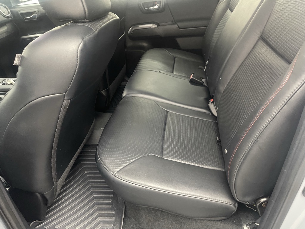 Vehicle image 16 of 34