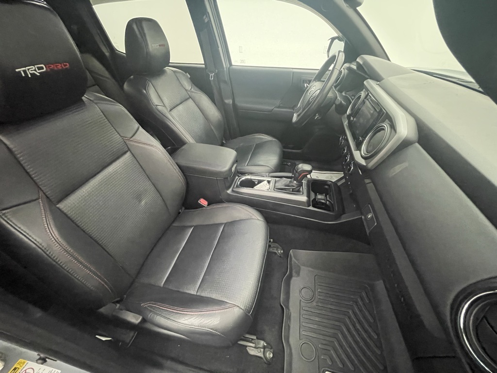 Vehicle image 12 of 34