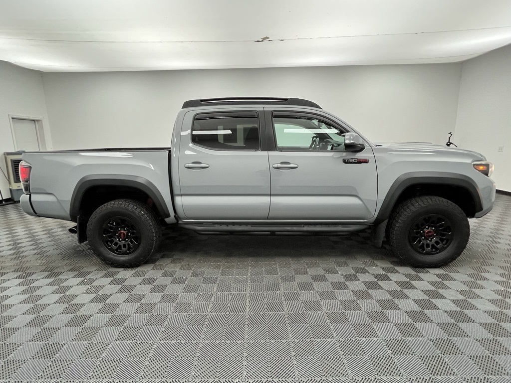 Vehicle image 4 of 34