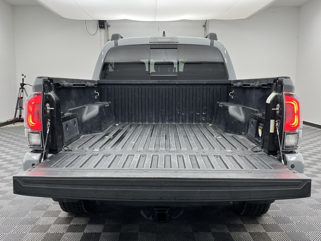 Vehicle image 11 of 34