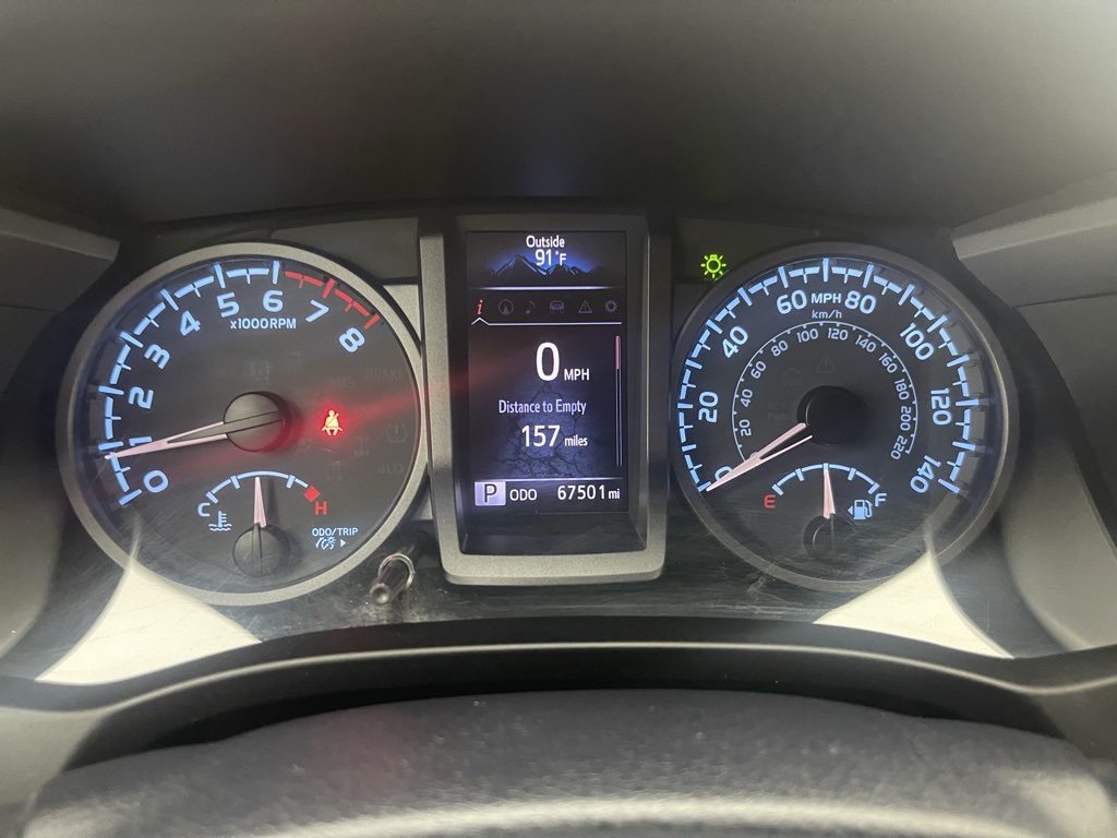 Vehicle image 22 of 34