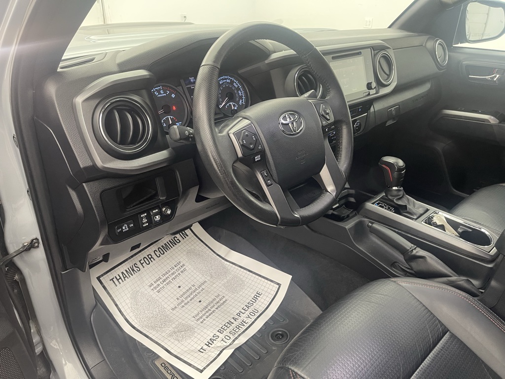 Vehicle image 19 of 34