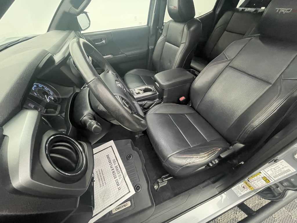 Vehicle image 15 of 34