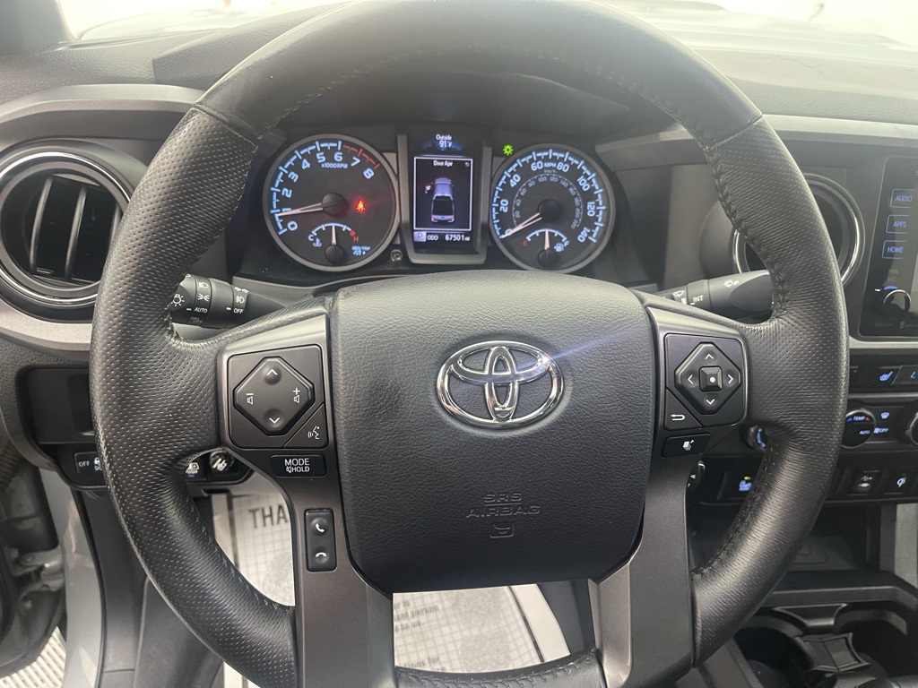 Vehicle image 21 of 34